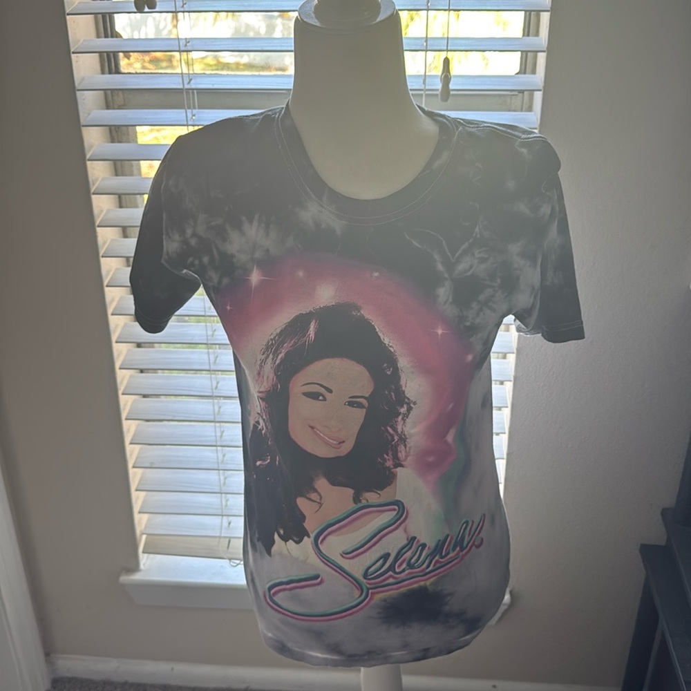 Official Selena merchandise tshirt unisex size small.